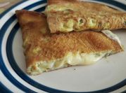 Una foto de comida francesa