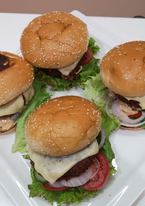 A picture of Juiciest Beef burger.