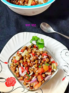 चना चाट (chana Chaat recipe in Hindi) रेसिपी मुख्य फोटो