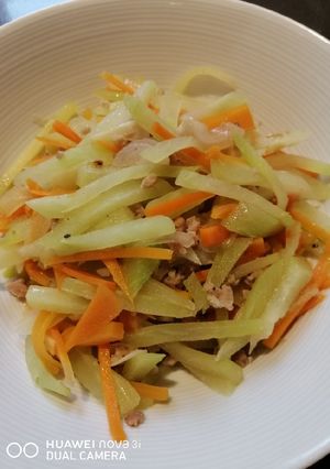 A picture of Stir fry Chayote and Carrot.