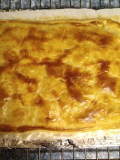 Una foto de Empanada de champiñón y sardinas