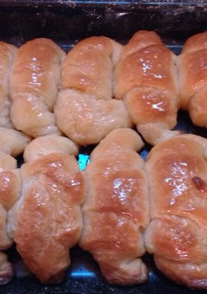 Una foto de Medialunas de manteca (receta de cocineros argentinos)
