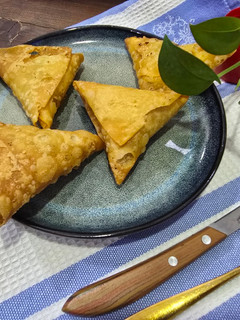 عکسی از دستور سمبوسه عربی با گوشت چرخکرده