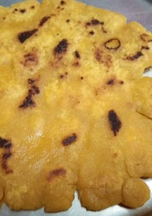 A picture of Makki Roti.