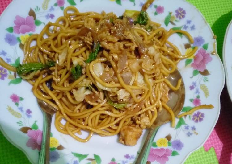 Mie goreng sederhana