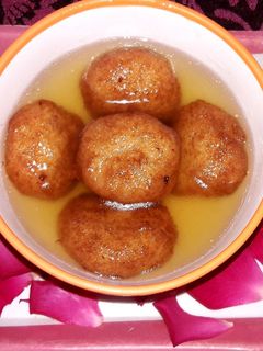 रसीला सूजी मिठाई (Raseela suji mithai recipe in Hindi) रेसिपी मुख्य फोटो