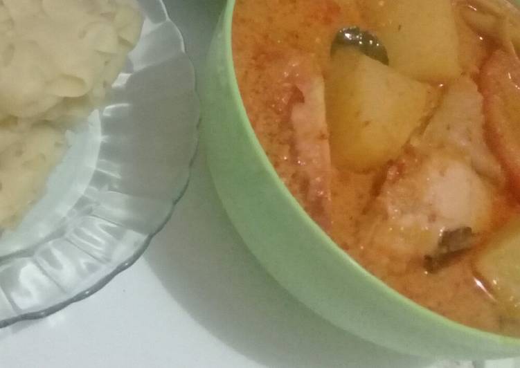 Kari ayam dan kentang