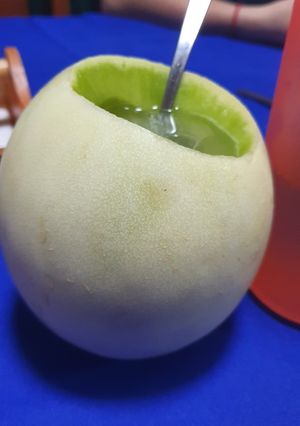 Una foto de Melón con vino / MELVIN