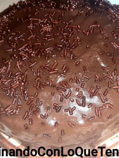 Una foto de TORTA DE CHOCOLATE, Hecha En Licuadora Y En Hornilla Eléctrica