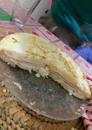 Una foto de Tortilla Rellena de Pure de Papa