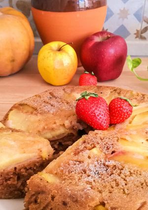 Foto di Torta rovesciata di mele all'acqua