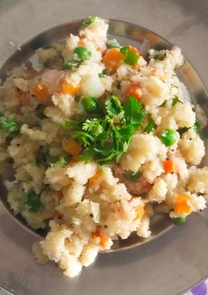 उपमा (upma recipe in marathi) रेसिपी चे मुख्य फोटो 