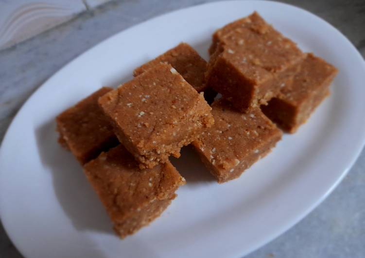 Methi coconut chakki