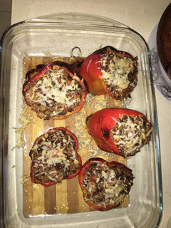 Una foto de Pimientos Rellenos (carne y arroz)
