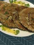 Lasaniya Bajri Rotla (Pearl Milled Flatbread With Garlic)