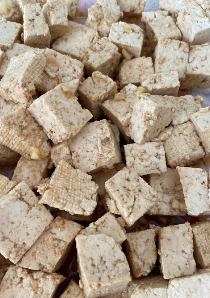 Una foto de Tofu marinado