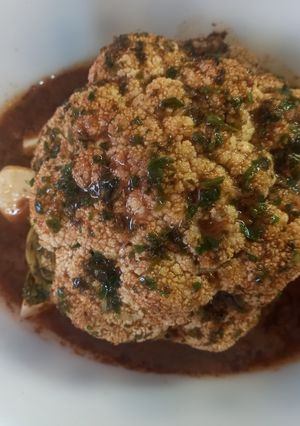 Una foto de Coliflor Asado con todo el sabor
