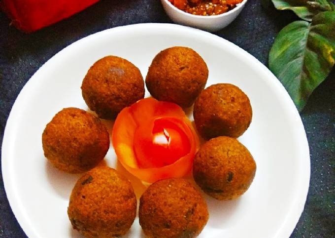 Steps to Make Award-winning Raw Banana Bomb