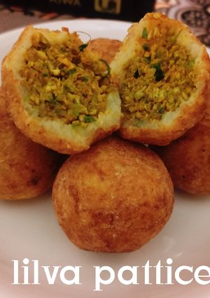 લીલવા ની કચોરી (Lilva Kachori Recipe In Gujarati) રેસીપી મુખ્ય ફોટો