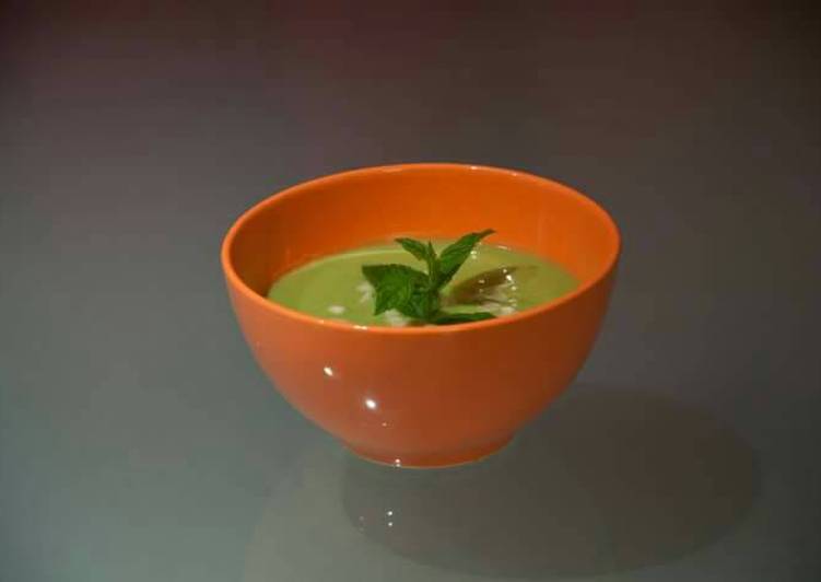 Crema fría de guisantes y puerro