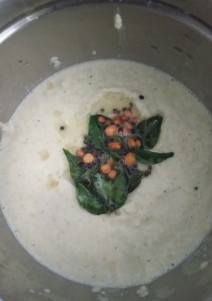 தேங்காய் பூண்டு சட்னி(Thenkaai poondu chutney recipe in tamil) செய்முறை முக்கிய புகைப்படம்