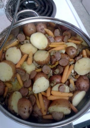 A picture of Turkey sausage n vittles.