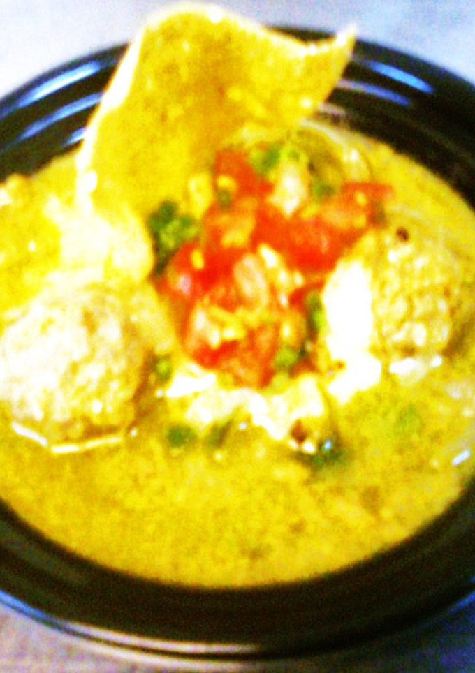 Una foto de Albondigas en caldillo verde