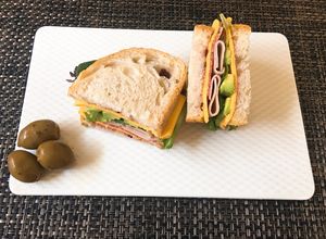 Hình của món Ham&Salami Sandwiches.