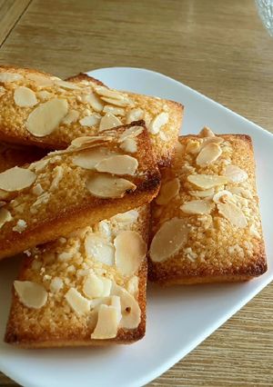 Une photo de ※ Financiers aux amandes ※