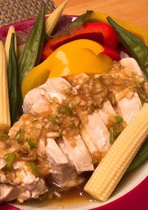 รูปของ ไก่และผักนึ่ง