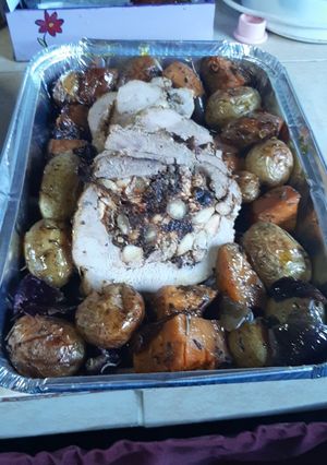 Una foto de Cerdo relleno de roquefort, almendras y ciruelas pasas..😋