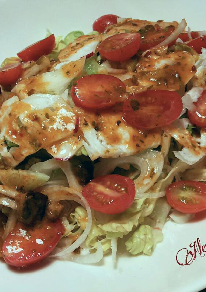 Una foto de Ensalada de rábanos y cherrys