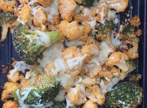 Una foto de Coliflor y brócoli gratinados