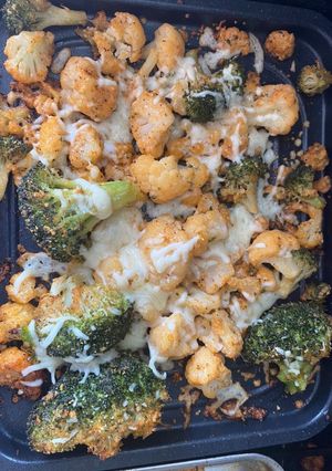 Una foto de Coliflor y brócoli gratinados