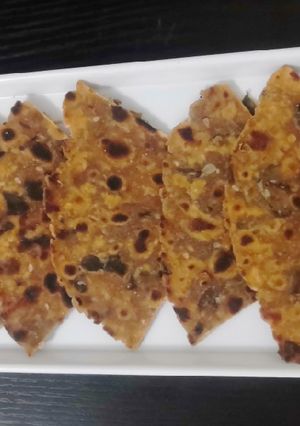 મેથી ના ઢેબરા (methi na dhebra Recipe in gujarati) રેસીપી મુખ્ય ફોટો