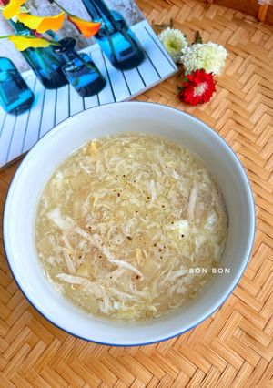 Hình của món Súp Cua Gà Xé Măng Tây Trắng.