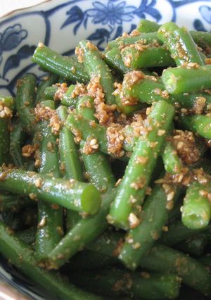 A picture of 'Goma-ae' Beans.