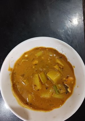 A picture of Creamy Banana stem curry.