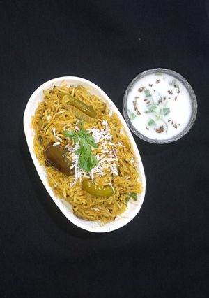 महाराष्ट्रियन मसाले भात (Maharashtrian Masale Bhat recipe in Hindi) रेसिपी मुख्य फोटो