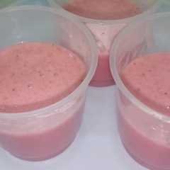 Puding strawberry রেসিপির প্রধান ছবি