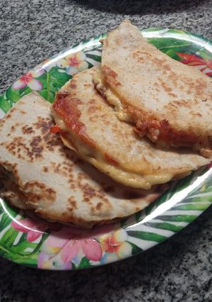 Una foto de Quesadillas de pollo crujientes