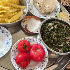 A picture of غدانا المتواضع سلق بلحمة.