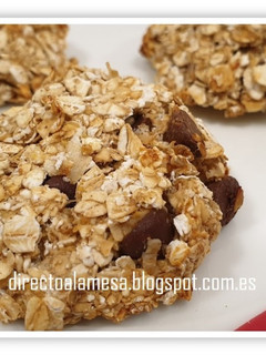 Una foto de Galletas de avena, plátano y chocolate