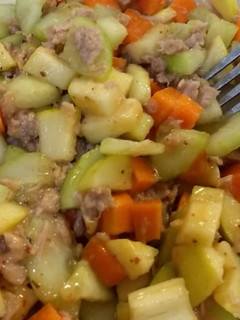 Una foto de Ensalada de atún improvisada
