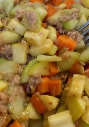 Una foto de Ensalada de atún improvisada