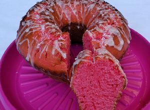 Una foto de Bizcochuelo de gelatina de cereza 🍒💕