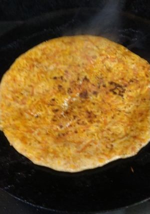गाजर पनीर का पराठा (Gajar paneer ka paratha recipe in Hindi) रेसिपी मुख्य फोटो