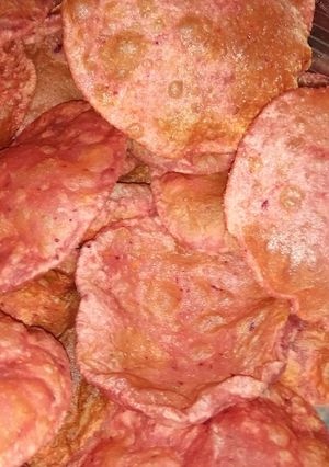 বীটের লুচি(beeter luchi recipe in Bengali) রেসিপির প্রধান ছবি