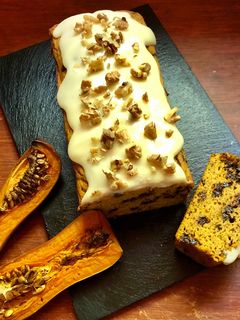 Una foto de Bizcocho de calabaza asada 🎃 y chips de chocolate