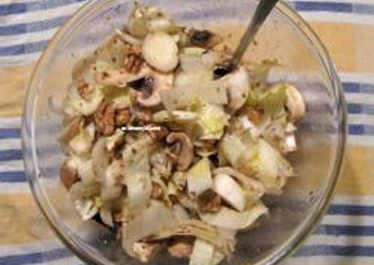 Endive salad with mushrooms and walnuts